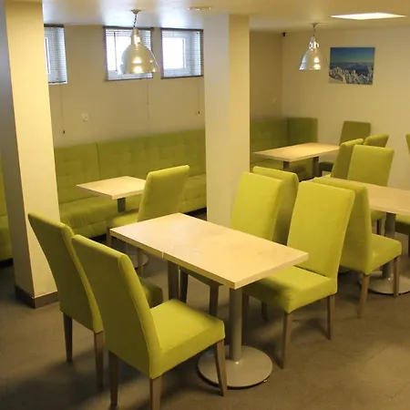 Czarna Gora Sunny Terrace شقة